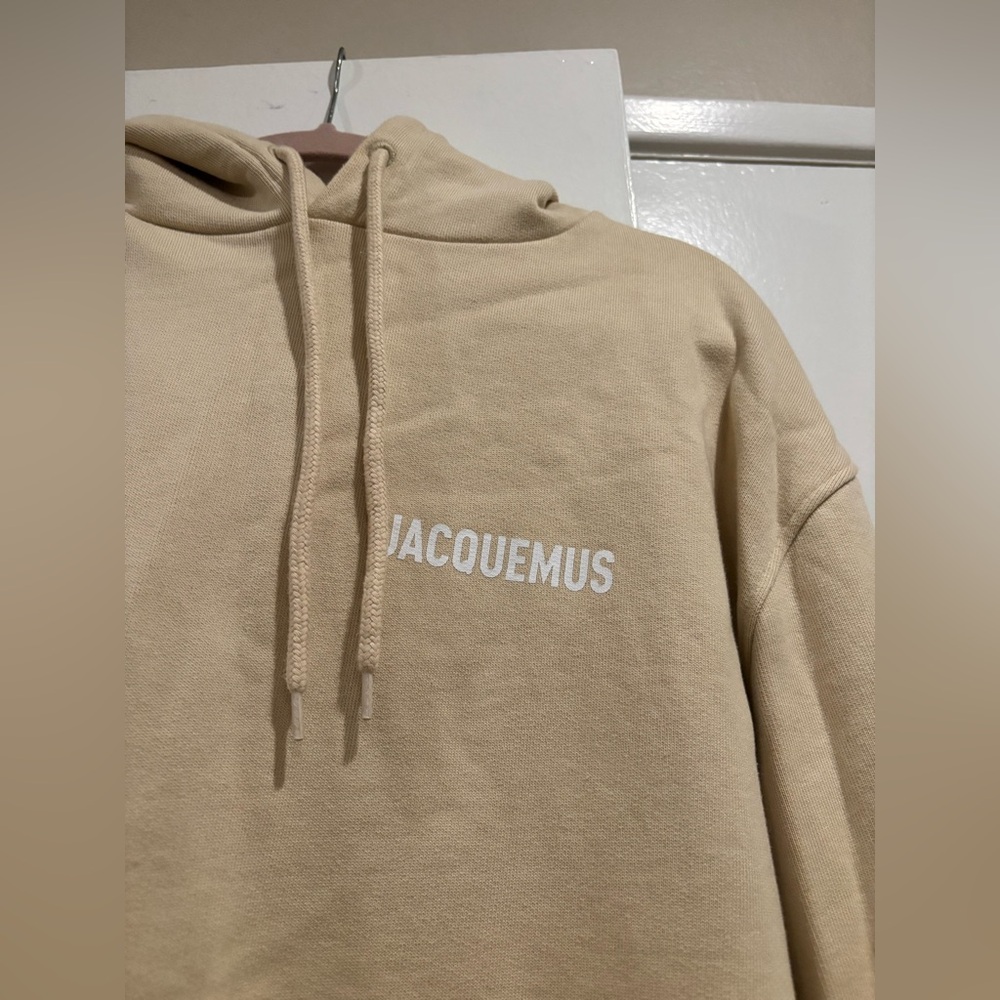 The Jacquemus hooded sweatshirt in Light Khaki size small unisex - Picture 4 of 4